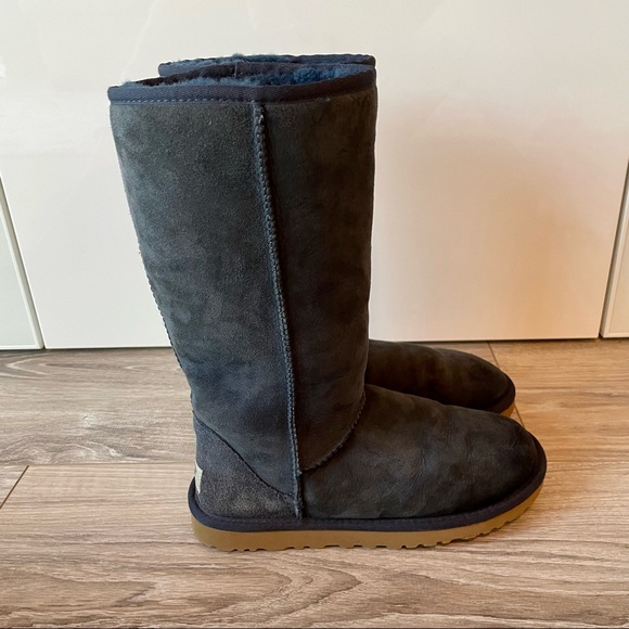 UGG Tall Boots Women's Size 6 - Picture 3 of 10